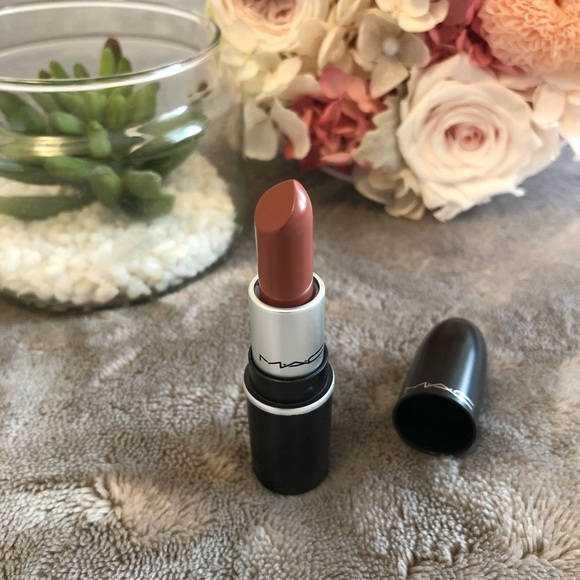 ⚡️FREE WITH BUNDLE⚡️ MAC Mini Lipstick in WHIRL 💄 - Picture 3 of 3